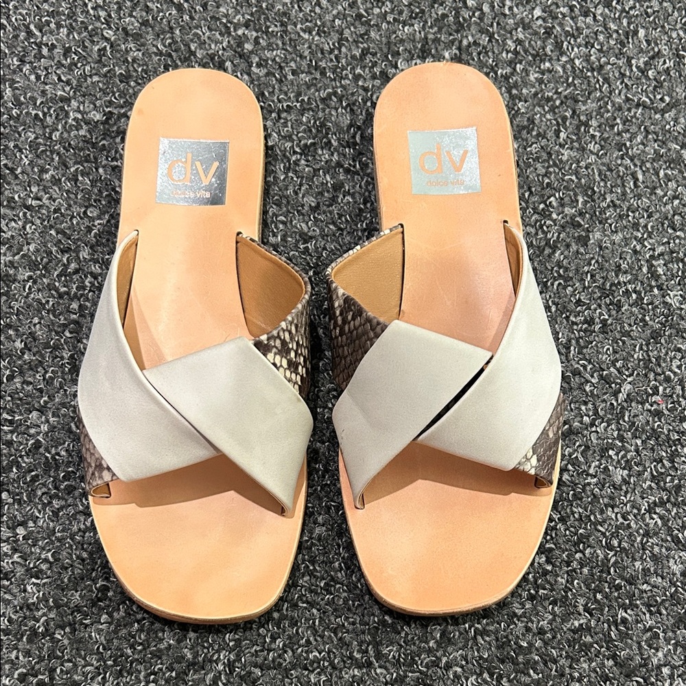 DV by Dolce Vita Women's Snakeskin and Cream Sandals